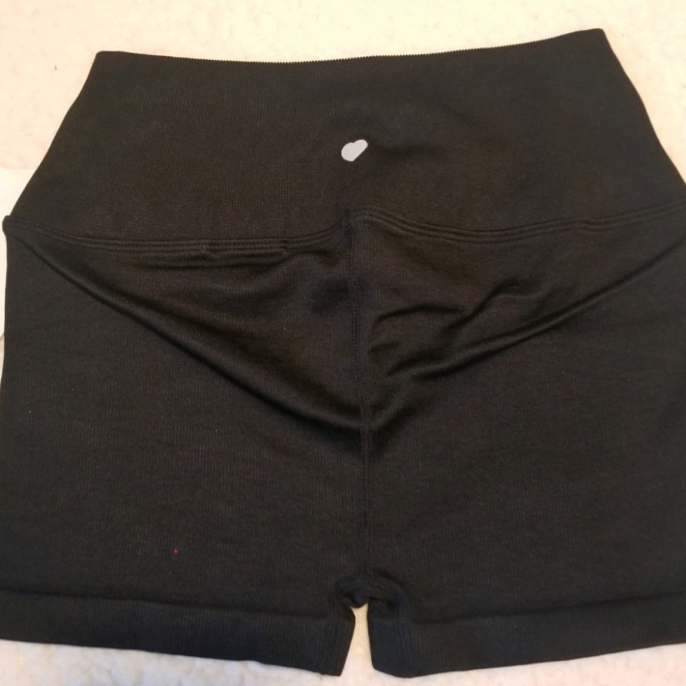 π2 for $75π₯³ PINK x SPIRITUAL GANGSTER LOVED SHORTS - Picture 3 of 11